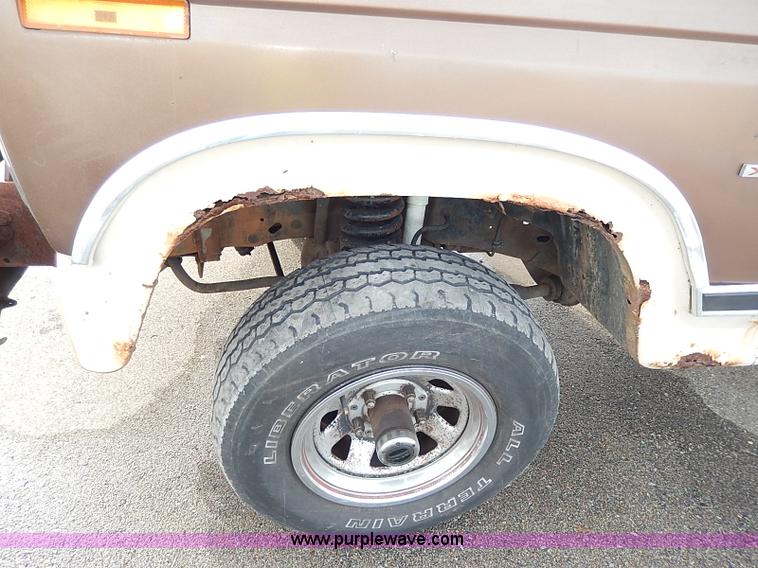 image for item I9356 1982 Ford Bronco XLT SUV