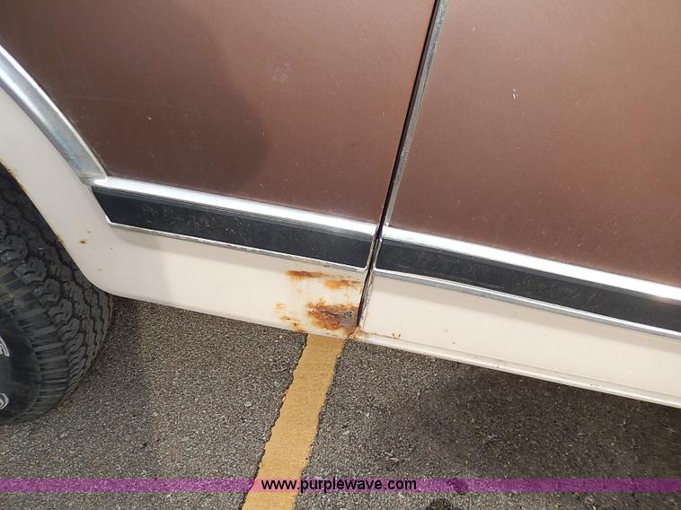 image for item I9356 1982 Ford Bronco XLT SUV