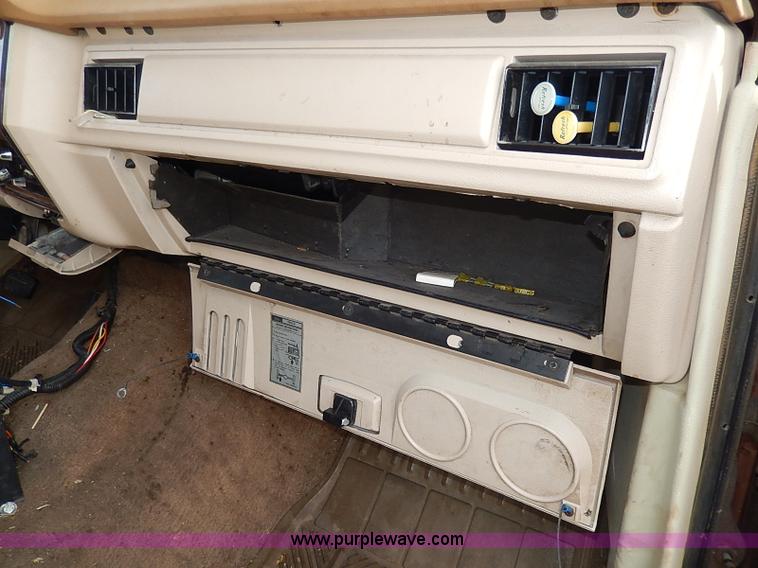 image for item I9356 1982 Ford Bronco XLT SUV