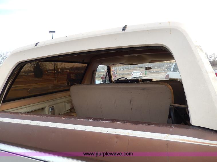 image for item I9356 1982 Ford Bronco XLT SUV