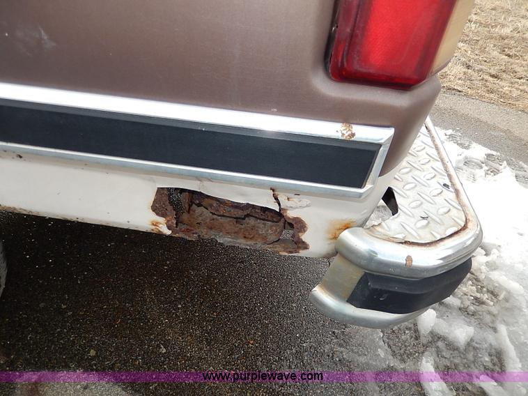 image for item I9356 1982 Ford Bronco XLT SUV