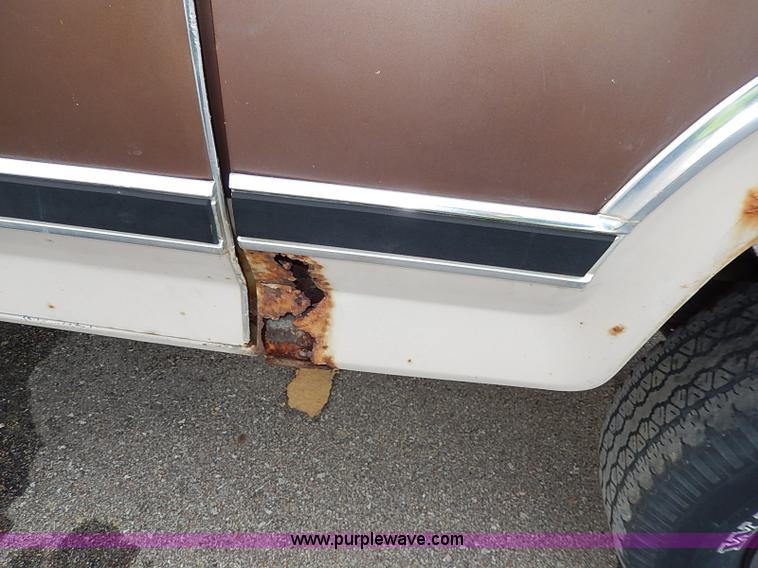 image for item I9356 1982 Ford Bronco XLT SUV