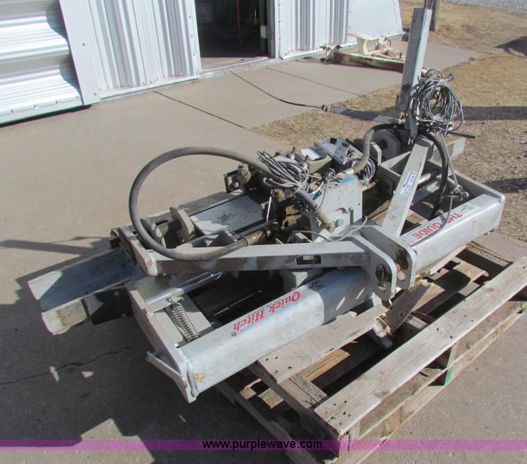 image for item AE9026 Quick hitch three point row crop guidance