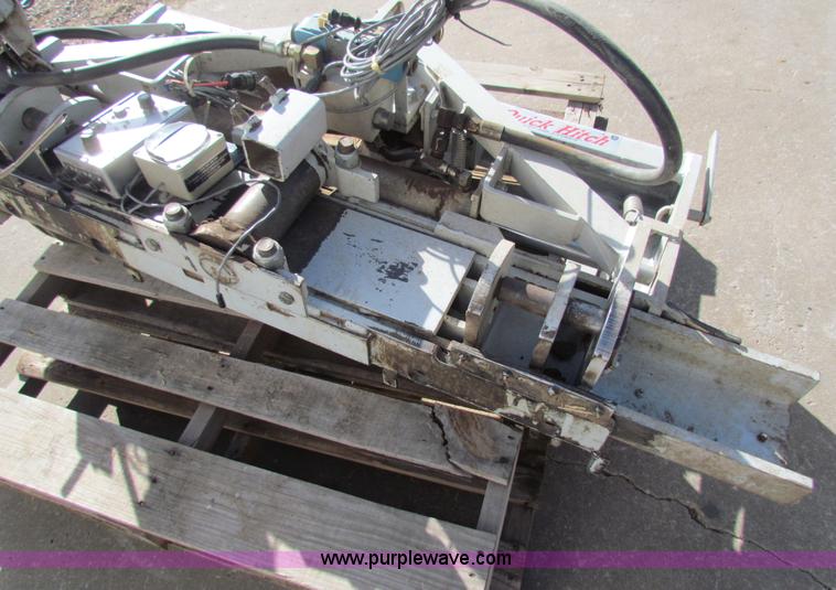 image for item AE9026 Quick hitch three point row crop guidance