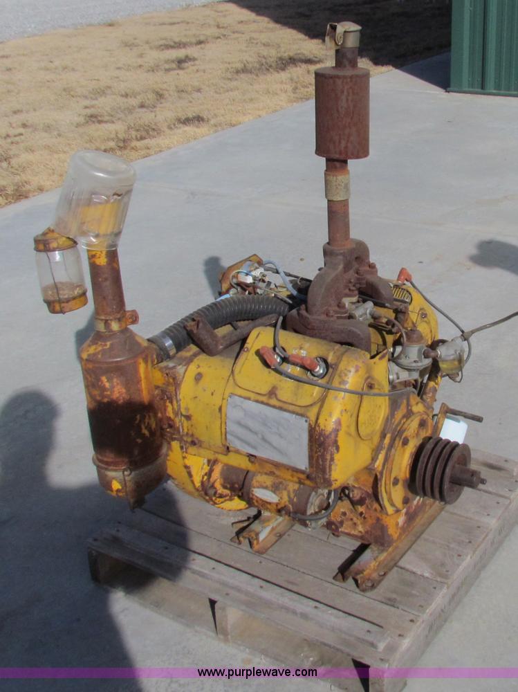 image for item AE9027 Wisconsin V-4 four cylinder gas engine