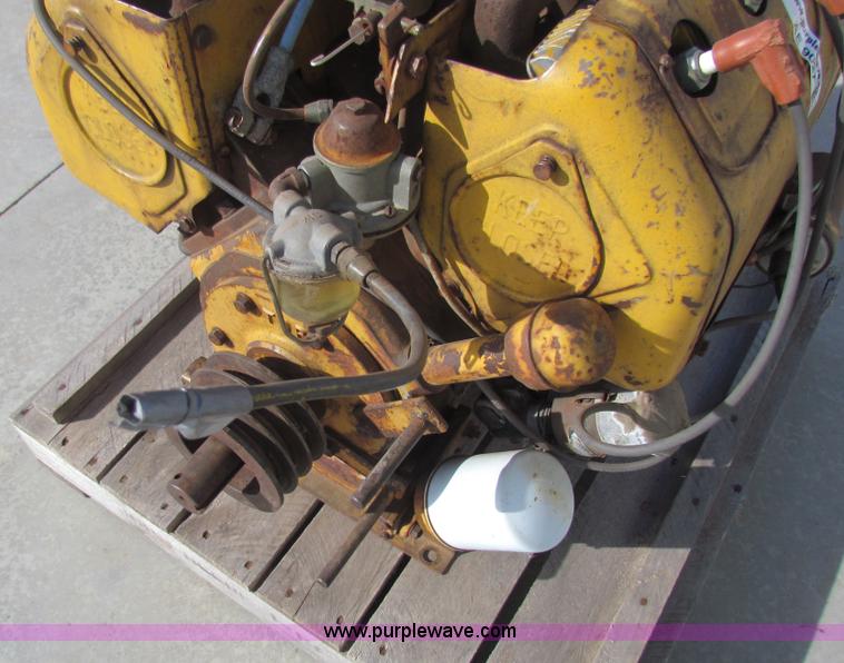 image for item AE9027 Wisconsin V-4 four cylinder gas engine