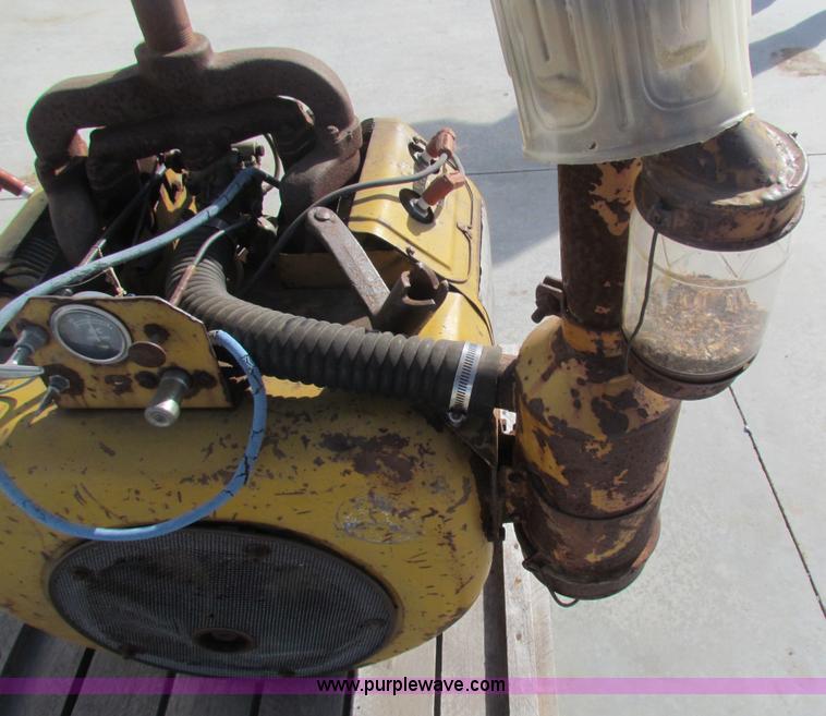 image for item AE9027 Wisconsin V-4 four cylinder gas engine