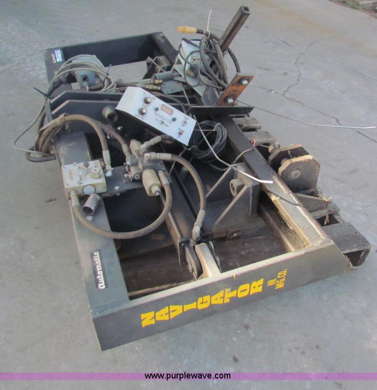 image for item AE9028 Navigator three point row crop guidance