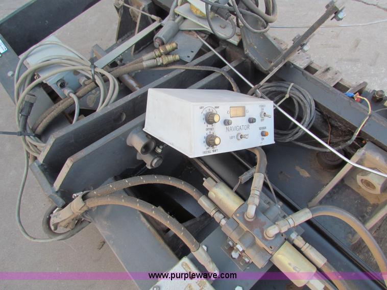 image for item AE9028 Navigator three point row crop guidance