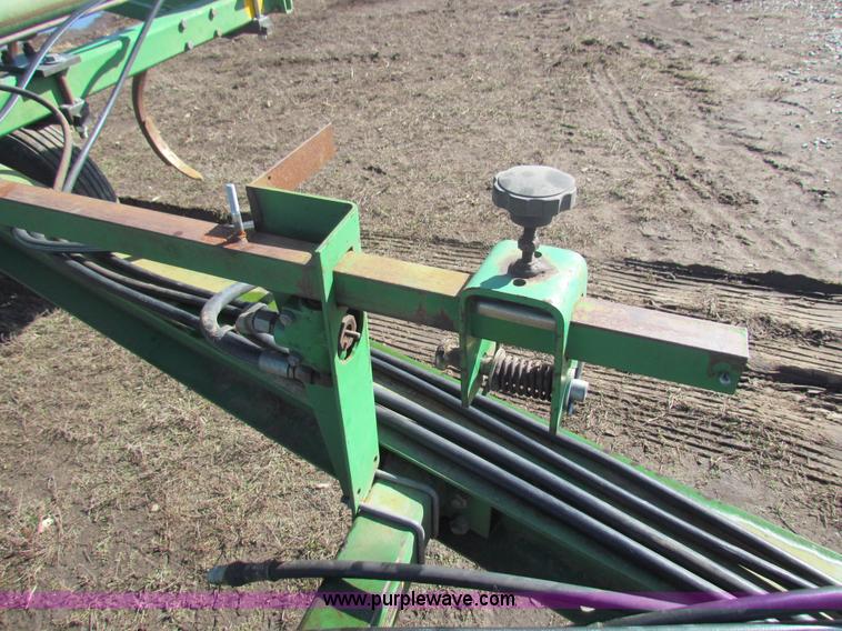 image for item AE9029 John Deere 610 chisel