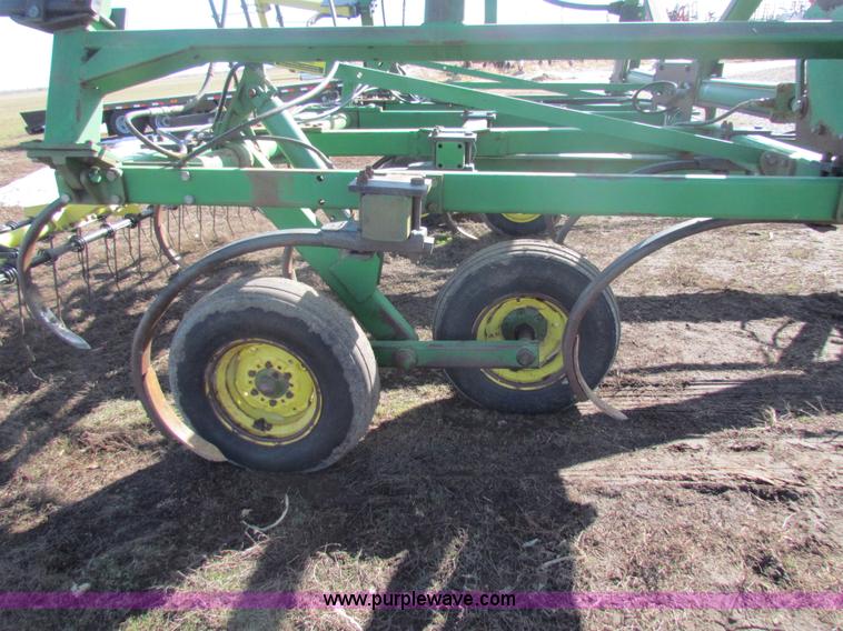 image for item AE9029 John Deere 610 chisel