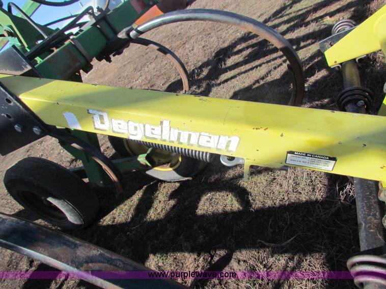 image for item AE9029 John Deere 610 chisel