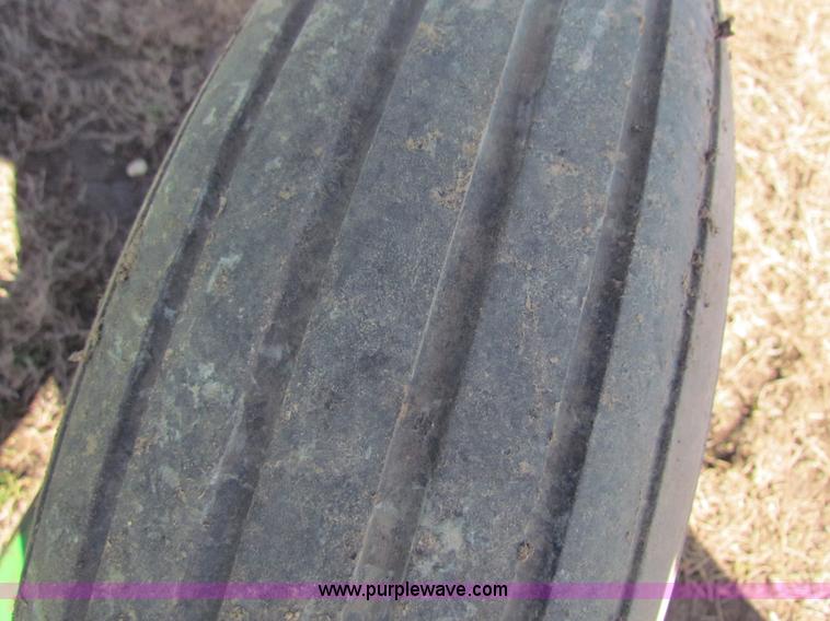 image for item AE9029 John Deere 610 chisel