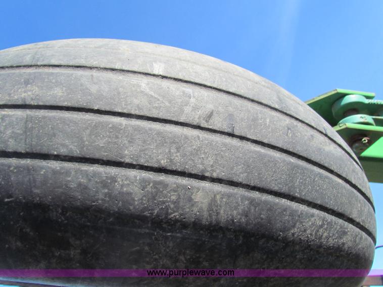 image for item AE9029 John Deere 610 chisel