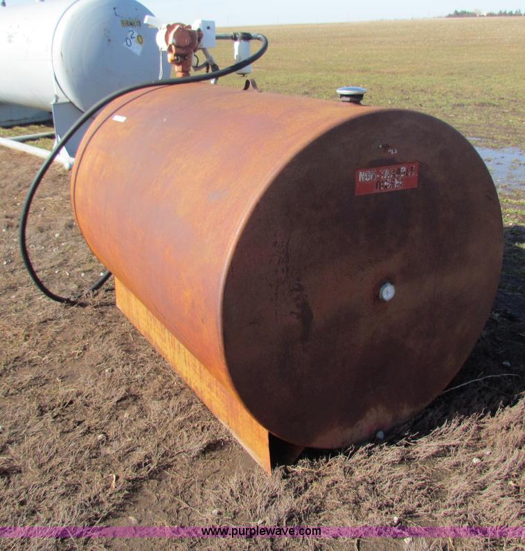 image for item AE9030 500 gallon fuel tank