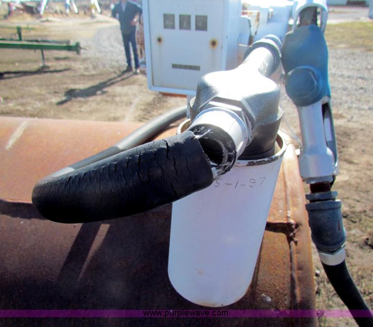 image for item AE9030 500 gallon fuel tank