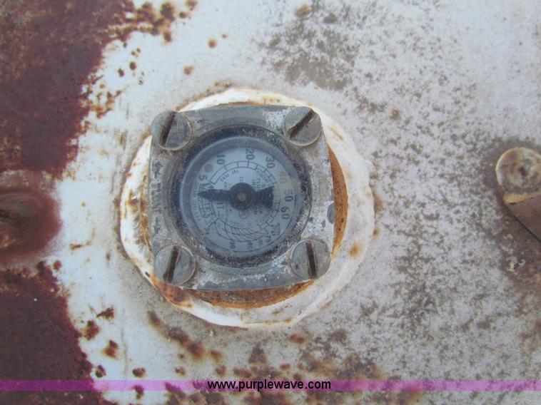 image for item AE9032 500 gallon propane tank