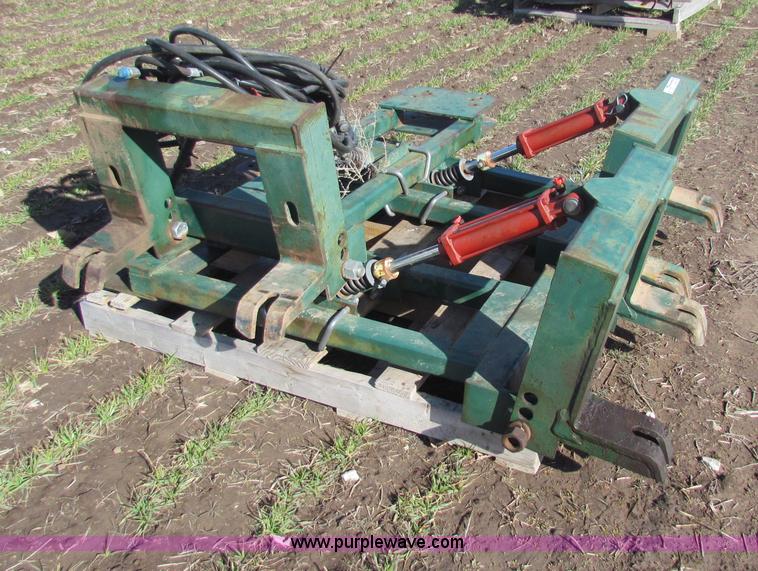 image for item AE9034 Hydraulic lift brackets for picker attachments