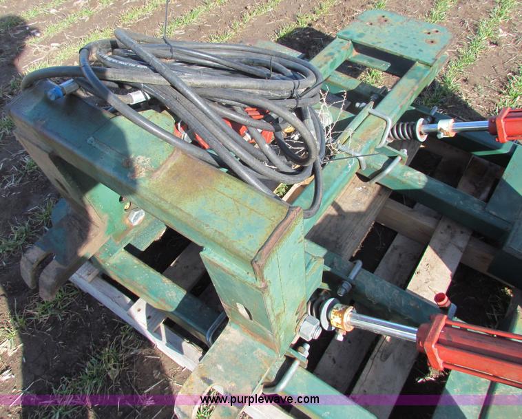 image for item AE9034 Hydraulic lift brackets for picker attachments