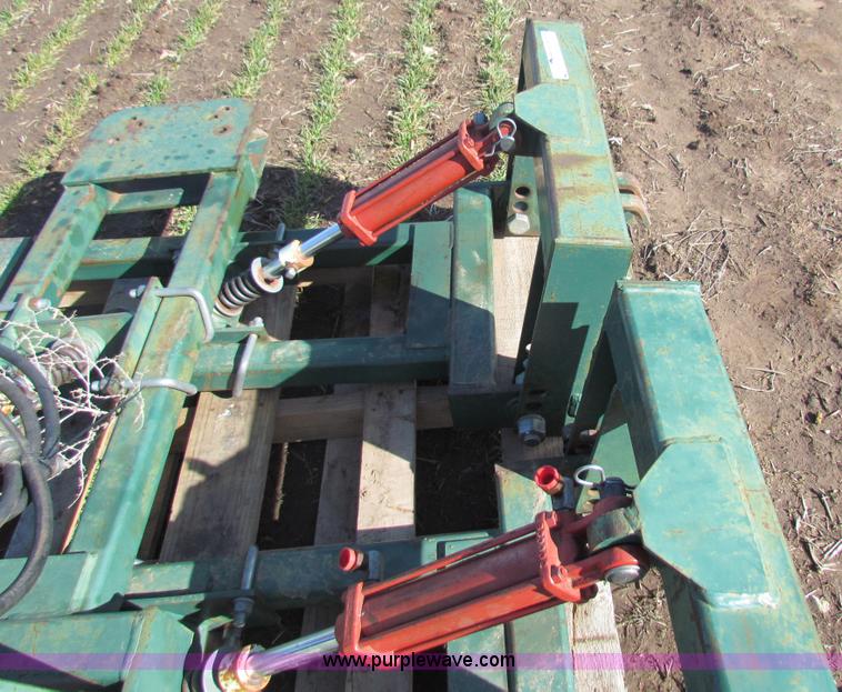 image for item AE9034 Hydraulic lift brackets for picker attachments