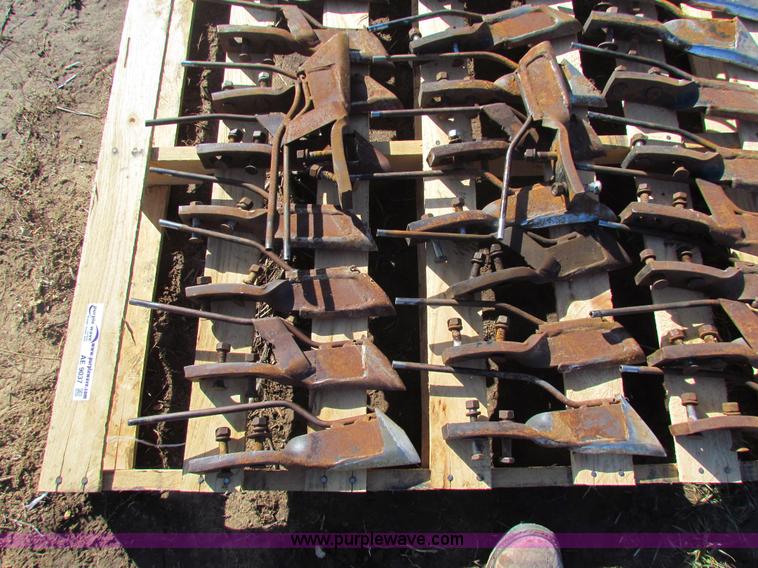 image for item AE9037 (29) anhydrous points