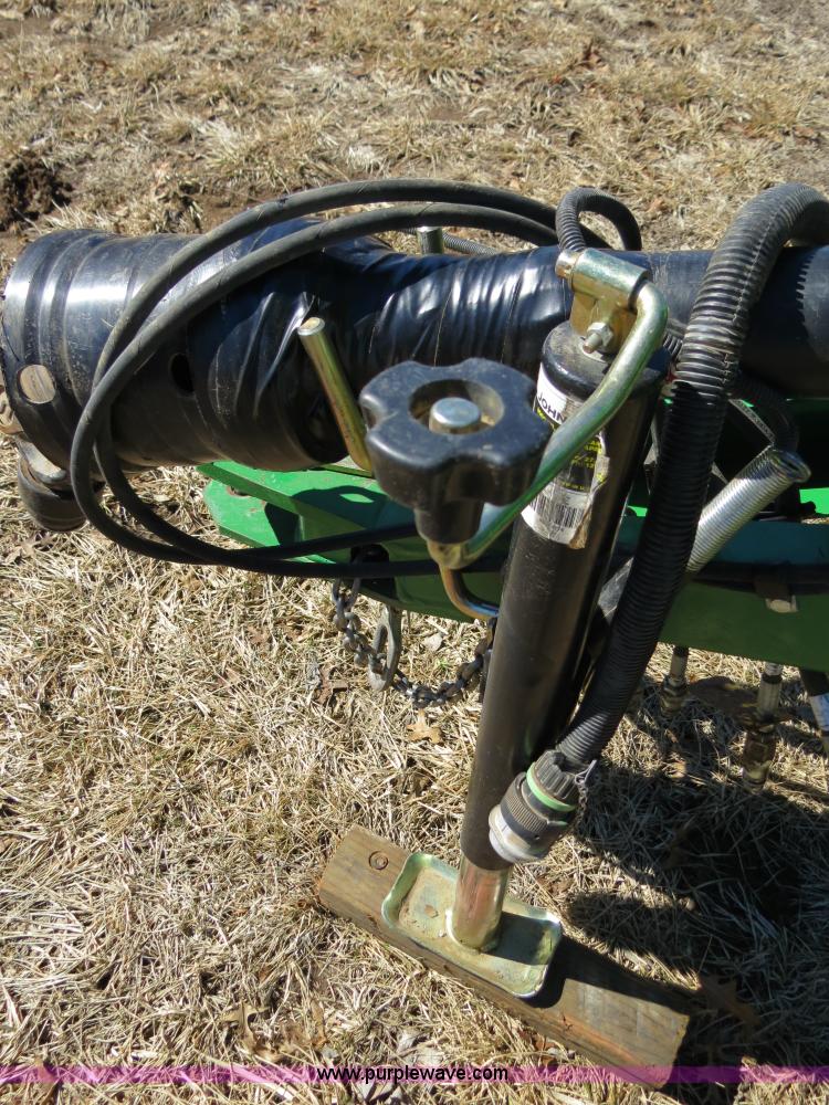 image for item B4872 2012 John Deere 568 round baler