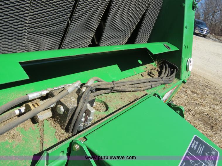 image for item B4872 2012 John Deere 568 round baler