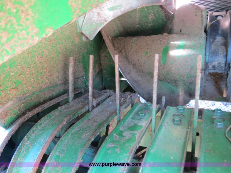 image for item B4872 2012 John Deere 568 round baler