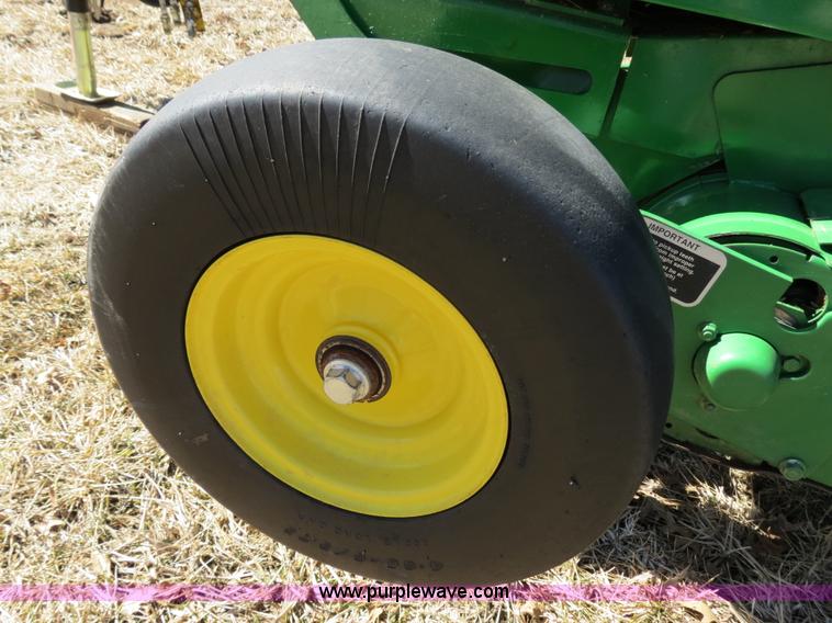 image for item B4872 2012 John Deere 568 round baler