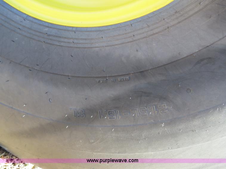 image for item B4872 2012 John Deere 568 round baler