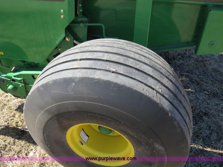 image for item B4872 2012 John Deere 568 round baler
