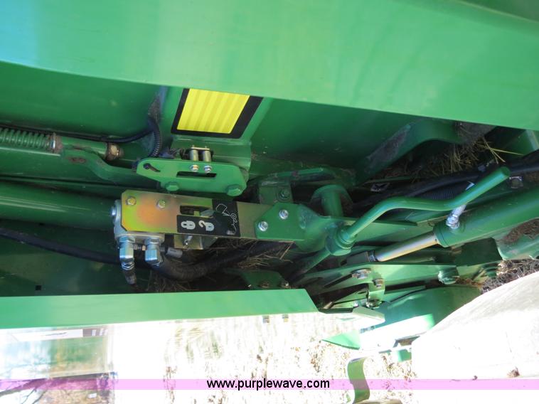 image for item B4872 2012 John Deere 568 round baler