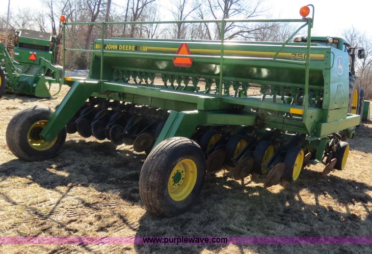 image for item B4873 John Deere 750 15' no-till drill