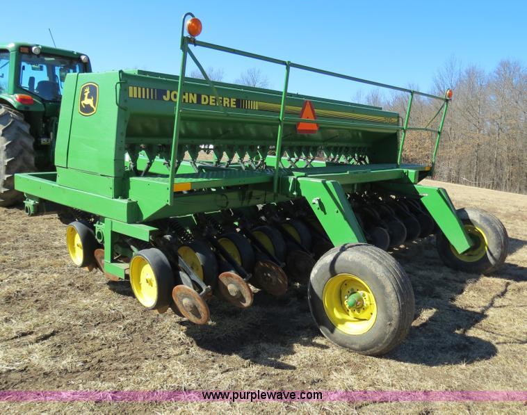 image for item B4873 John Deere 750 15' no-till drill