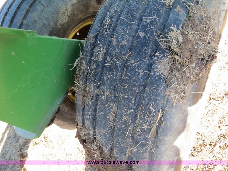 image for item B4873 John Deere 750 15' no-till drill