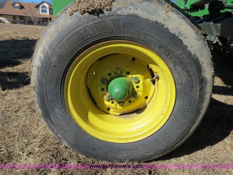 image for item B4873 John Deere 750 15' no-till drill