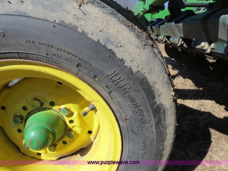 image for item B4873 John Deere 750 15' no-till drill