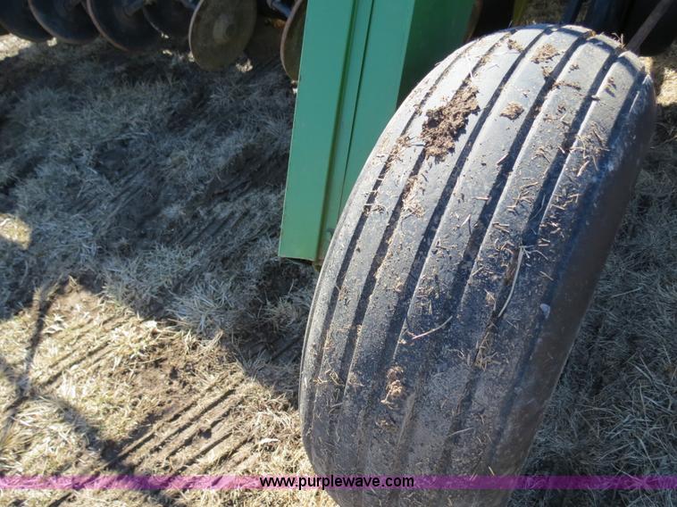 image for item B4873 John Deere 750 15' no-till drill