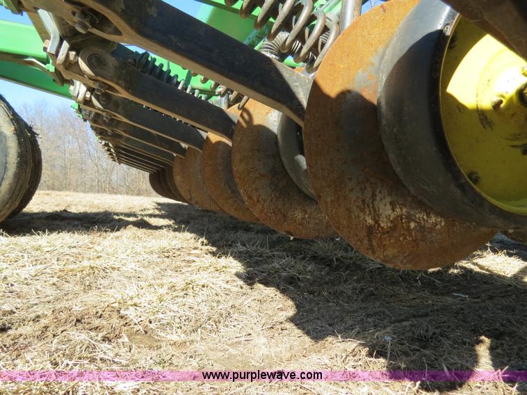 image for item B4873 John Deere 750 15' no-till drill