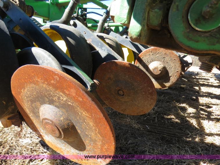 image for item B4873 John Deere 750 15' no-till drill