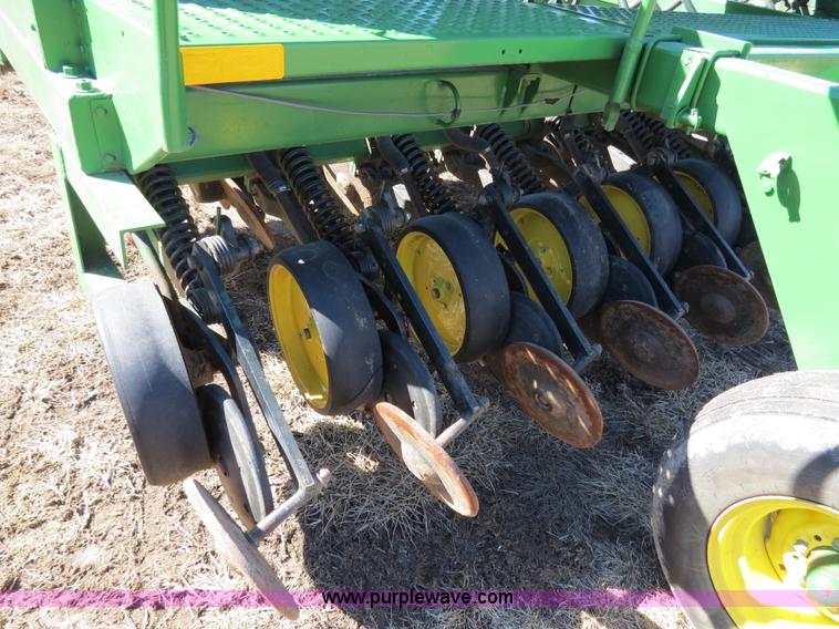 image for item B4873 John Deere 750 15' no-till drill