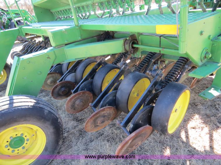 image for item B4873 John Deere 750 15' no-till drill