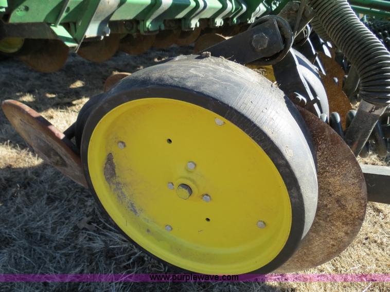 image for item B4873 John Deere 750 15' no-till drill