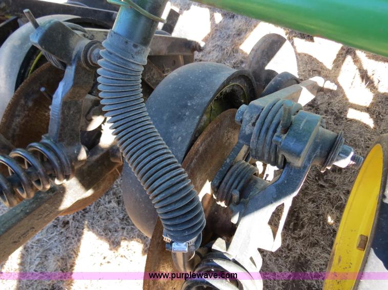 image for item B4873 John Deere 750 15' no-till drill