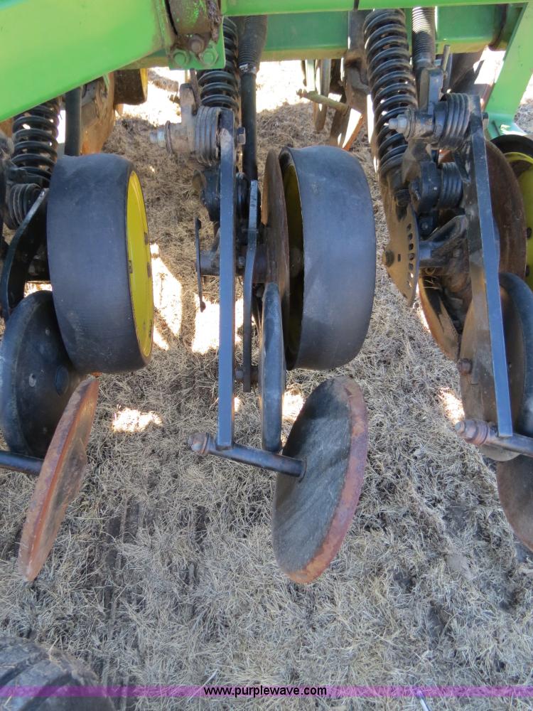 image for item B4873 John Deere 750 15' no-till drill