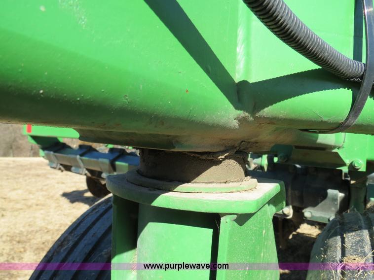 image for item B4873 John Deere 750 15' no-till drill