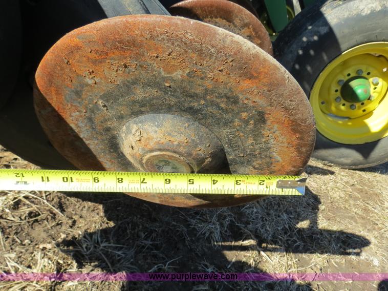image for item B4873 John Deere 750 15' no-till drill