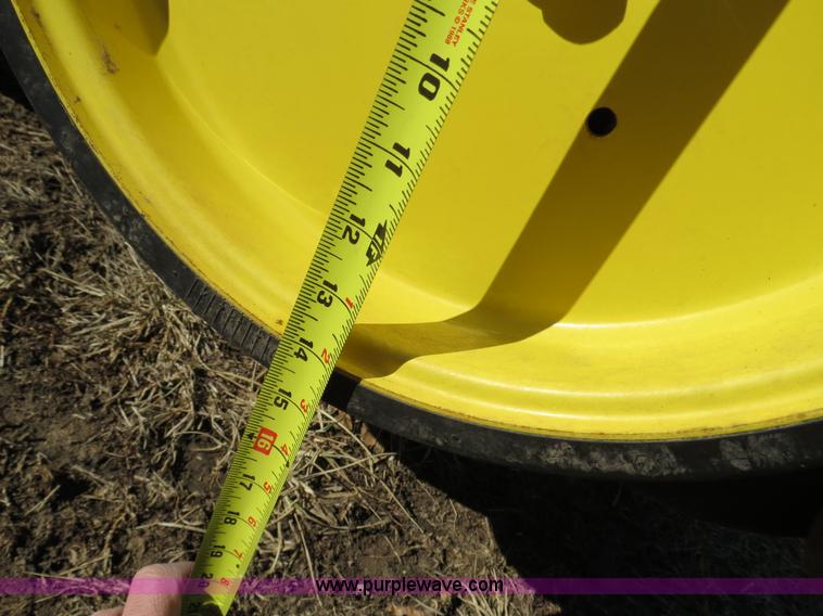 image for item B4873 John Deere 750 15' no-till drill