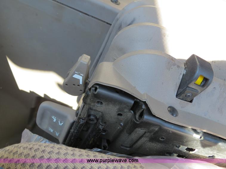 image for item B4875 2012 John Deere 6125R MFWD tractor