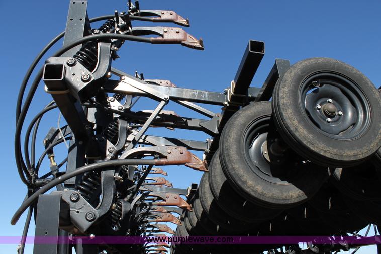 image for item C3765 2009 Case IH 700 flex hoe air drill with 3380 Precision air cart